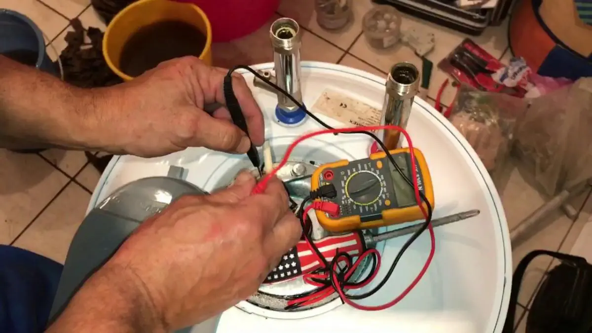 Ремонт водонагревателей Electrolux в Сланцах — выгодная цена от 2376 руб., Мастер24