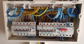 Установка электрического щита в Сланцах в октябре