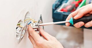 Электромонтажные работы в Сланцах от Мастер24 — электромонтаж под ключ, цены от 1653 руб., заказать услуги